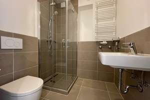 Gemütliche, ruhige 2-Zimmerwohnung in Neuhausen // Ostbalkon // EBK  // saniert – Merianstraße 30b, 80637 Dom Pedro, München – Vorschaubild 13