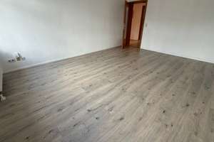 EBK *** Top 3-Zi-Whg. im 3. OG mit Balkon / frei ab sofort – Barbarossastr. 90, 9112 Kaßberg, Chemnitz – Vorschaubild 2