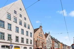Vermietete 8-Zimmer-Wohnung  in Bestlage - Augsburg Maximilianstraße