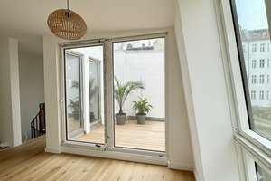 provisionsfrei: Stadthaus mit Terrasse und Dachterrasse