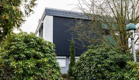 Bild von *** riesige DHH in besonderer BAUWEISE auf zwei EBENEN in RUHIGER LAGE ***