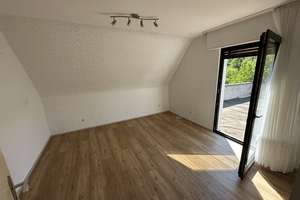 Solides und gepflegtes Einfamilienhaus mit Hof, Garten und 2 Garagen – Die vollständige Adresse der Immobilie erhältst du vom Anbieter., 76857 Silz – Vorschaubild 21