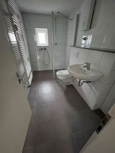 Erdgeschosswohnung mit modernem Duschbad