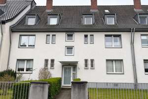 Merheim, zentrale Ruhiglage - 6-Parteienhaus - vermietet mit Mietsteigerungspotenzial- großer Garten