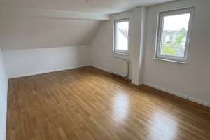 4-Raum Maisonette-Traum - Tageslichtbad mit Dusche und Wanne, Süd-Balkon, Galerie, Einzelgarage – Topasstraße 85, 4319 Engelsdorf, Leipzig – Vorschaubild 6