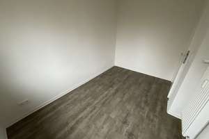 Helle 2,5 Zimmer- Wohnung im 2.Obergeschoss mit Balkon und Tageslichtbad mit Wanne – Klipperstr. 2, 23558 Buntekuh, Lübeck – Vorschaubild 12