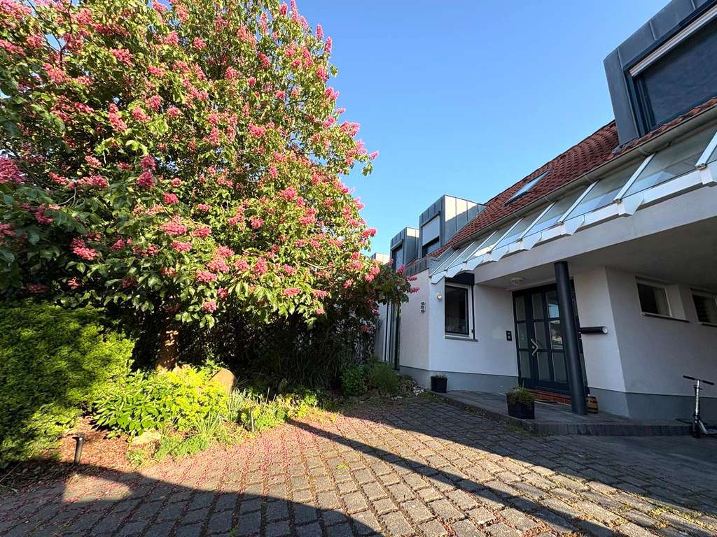 Immobilie in Schwalmstadt - Außergewöhnlich viel Platz in ruhiger Wohnlage von Ziegenhain - Bild 0