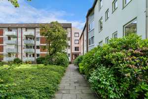 Bremen - Schwachhausen / Geräumige 4-Zimmer-Wohnung mit Balkon in familienfreundlicher Lage – Bremen – Vorschaubild 2
