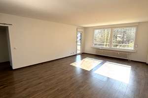Eppstein - Renovierte 3-Zimmer-Wohnung mit 2 Balkonen und TG-Stellplatz!