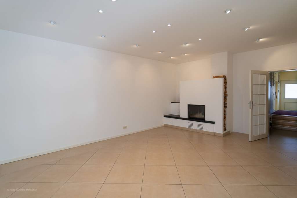 Immobilie in Unterhaching - ***Heike Borchers Immobilien***Exklusives Familiendomizil mit Traumgarten, Wellnessoase & Kamin*** - Bild 2