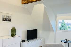 Möbliertes 2-Zimmer-Apartment in Stuttgart-Luginsland – Manfredstraße 11, 70327 Luginsland, Stuttgart – Vorschaubild 4