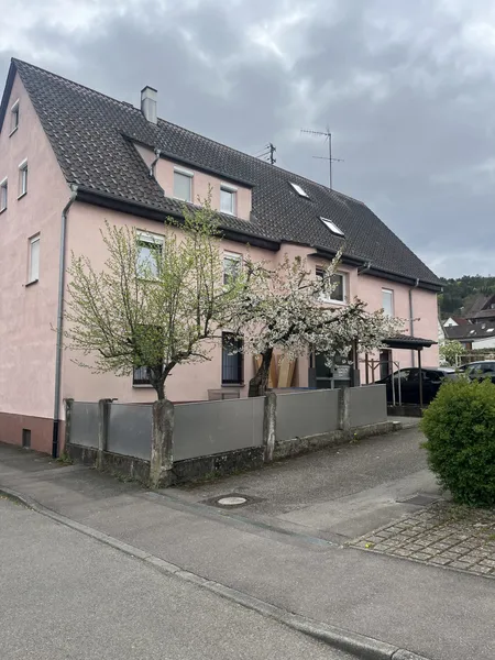 6-unit Multi-family House – Merklingen – garden & 6 car spaces