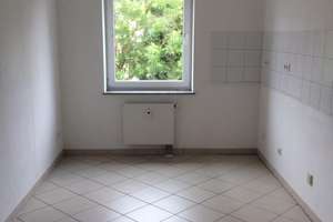 Moderne frisch renovierte 3-Zimmerwohnung mit Parkettboden in Krefeld zu vermieten – Am Badezentrum 1a, 47800 Bockum, Krefeld – Vorschaubild 3