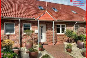 Gemütliches Reihenmittelhaus in toller, zentraler Lage von Aurich! – Die vollständige Adresse der Immobilie erhältst du vom Anbieter., 26603 Aurich – Vorschaubild 1