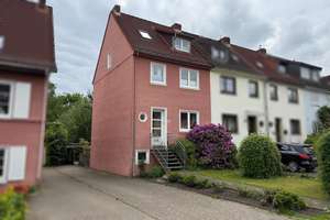 !Anfragestopp! Großzügiges Reihenendhaus mit Garten in beliebter Lage