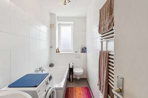Helle und bezugsfreie 3-Zimmer-Altbauwohnung mit Balkon in Berlin-Steglitz – Die vollständige Adresse der Immobilie erhältst du vom Anbieter., 12169 Steglitz, Berlin – Vorschaubild 9