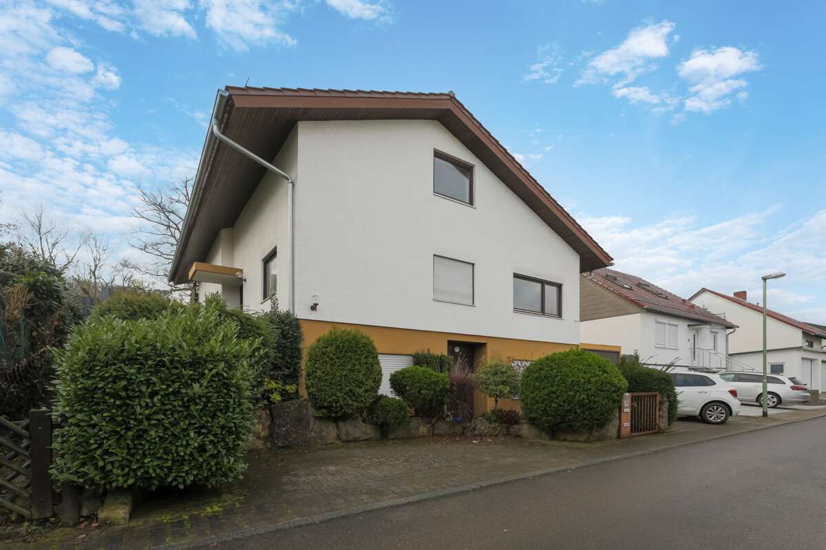 Ein-/Zweifamilienhaus + altes Häuschen auf zwei Grundstücken!, Pforzheim – Bild 3