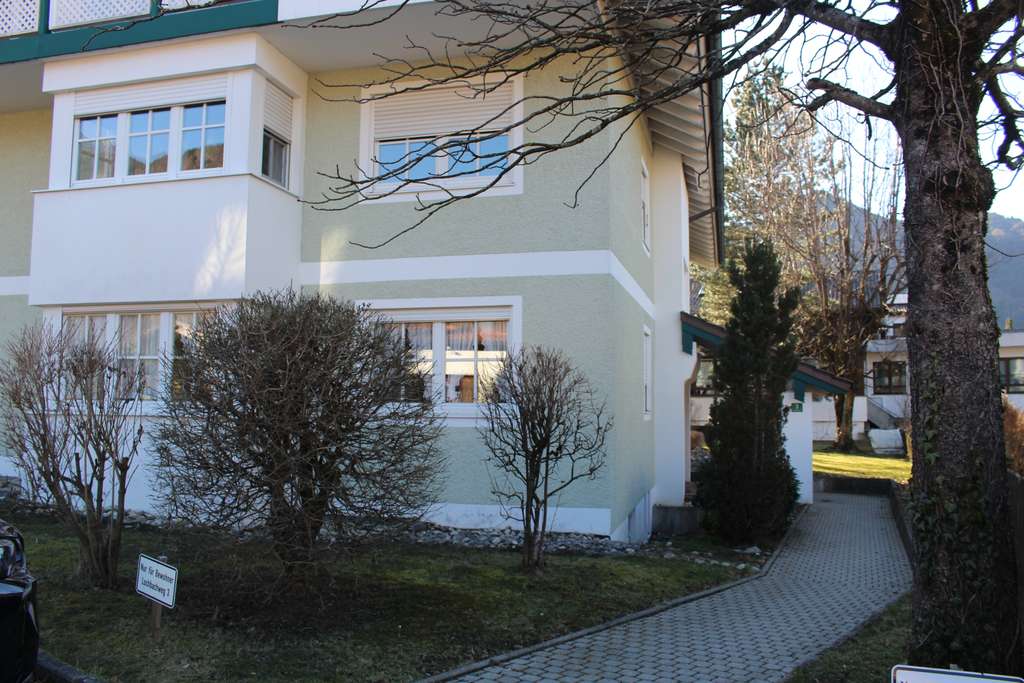 Immobilie in Aschau im Chiemgau - Elegante Wohnung (ca. 88,33m²) mit Blick zur Kampenwand und sep. Gästeappartement (ca. 38,47m²) - Bild 1