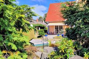 Ihr neues Zuhause, top gepflegte DHH mit Garten, Natur-Teich, Garagen und Stellplatz – Die vollständige Adresse der Immobilie erhältst du vom Anbieter., 4668 Grimma – Vorschaubild 4