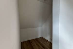 Hochwertige 4,5-Zimmer-Maisonettewohnung mit moderner Ausstattung in Hamburg-Eidelstedt – Pinneberger Chaussee 33a, 22523 Eidelstedt, Hamburg – Vorschaubild 22