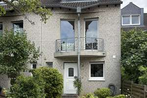  5-Zimmer-Haus in Köln-Weiß mit Garten und Garage in bester Rheinlage