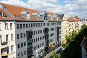 BOXI 12 - Höchster Wohnkomfort: 3 Zimmer, 2 Bäder, 2 Balkone und Aufzug direkt in die Wohnung – Die vollständige Adresse der Immobilie erhältst du vom Anbieter., 10245 Friedrichshain, Berlin – Vorschaubild 5