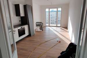 Helle 3-Zimmer-Wohnung mit Balkon in Berlin-Schöneberg – In den Alboingärten 15, 12103 Schöneberg, Berlin – Vorschaubild 1