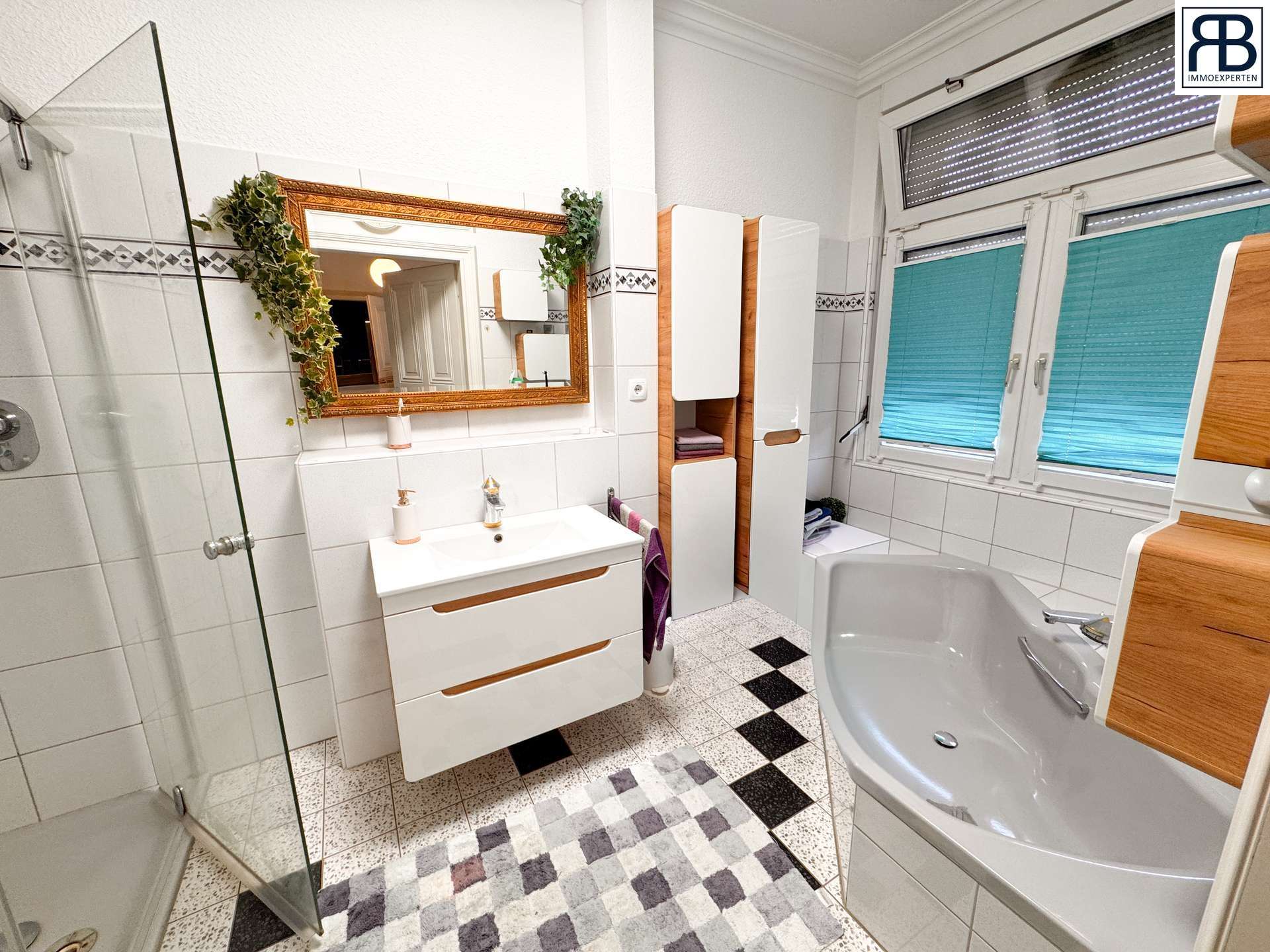 Immobilie in Haan - Investmentchance in Haan: LEERSTEHENDES Mehrfamilienhaus mit ca. SOLL-7% Rendite oder Eigennutzung - Bild 2