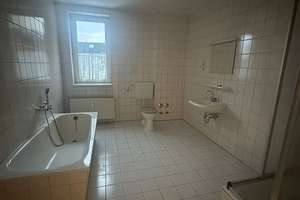 Neue Einbauküche! Große 3-Zimmer mit neuem Laminat und Wannenbad in guter Lage! – Olbernhauer Straße 22, 9125 Altchemnitz, Chemnitz – Vorschaubild 14
