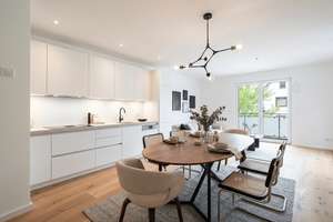 Open-House-Besichtigung: Fr., 7.August - Sofort einziehen: Moderne 3-Zimmer-Whg. mit drei Balkonen – Dornröschenstraße 21, 81739 Waldperlach, München – Vorschaubild 2