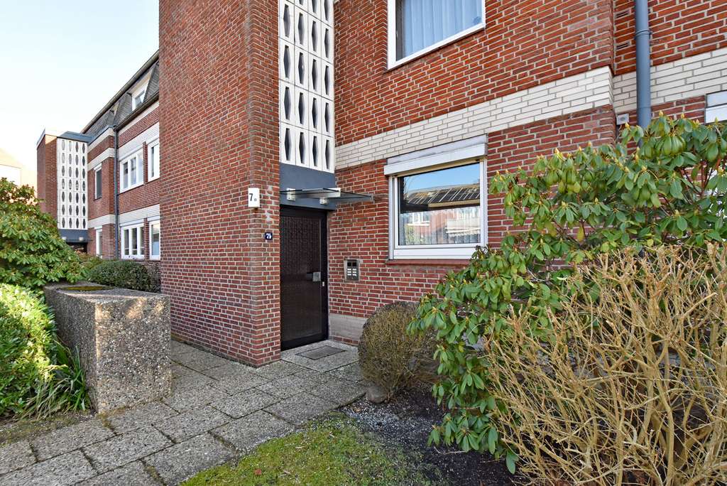 Immobilie in Oststeinbek - Zentral und top geschnitten: Helle, gut geschnittene 3-Zimmer-Wohnung mit Südbalkon und Stellplatz - Bild 1