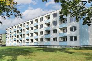 Erstbezug nach Sanierung - wie neu! Energieeffiziente 3 ZKB-Wohnung 65,5 m² mit Westbalkon