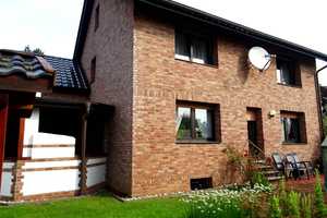 Kernsaniertes, sehr gepflegtes MFH mit tollem Außenbereich, Sauna, Carport und Garage in guter Lage – Herford (Kreis) – Vorschaubild 1