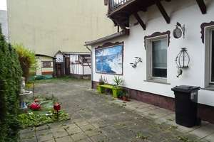 Neues Angebot !  Teilsaniertes Reihenmittelhaus ca. 150 m² Wohnfläche + eigene Zufahrt und 3 Garagen – Philippstraße 15, 8393 Meerane – Vorschaubild 5