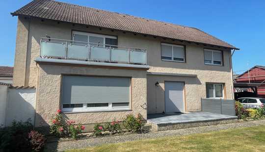 Bild von Rühen b WOB, großz 2-3 Parteienhaus, Bj 1969, ca.295 Wfl/ca.240 m²-Nfl m sep Poolhaus, gr Eigt-Grdst