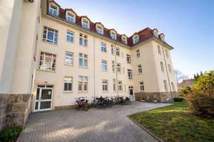 +ESDI+ Leerstehende 2-Zimmer-Wohnung mit EBK und Potential zur attraktiven Vermietung