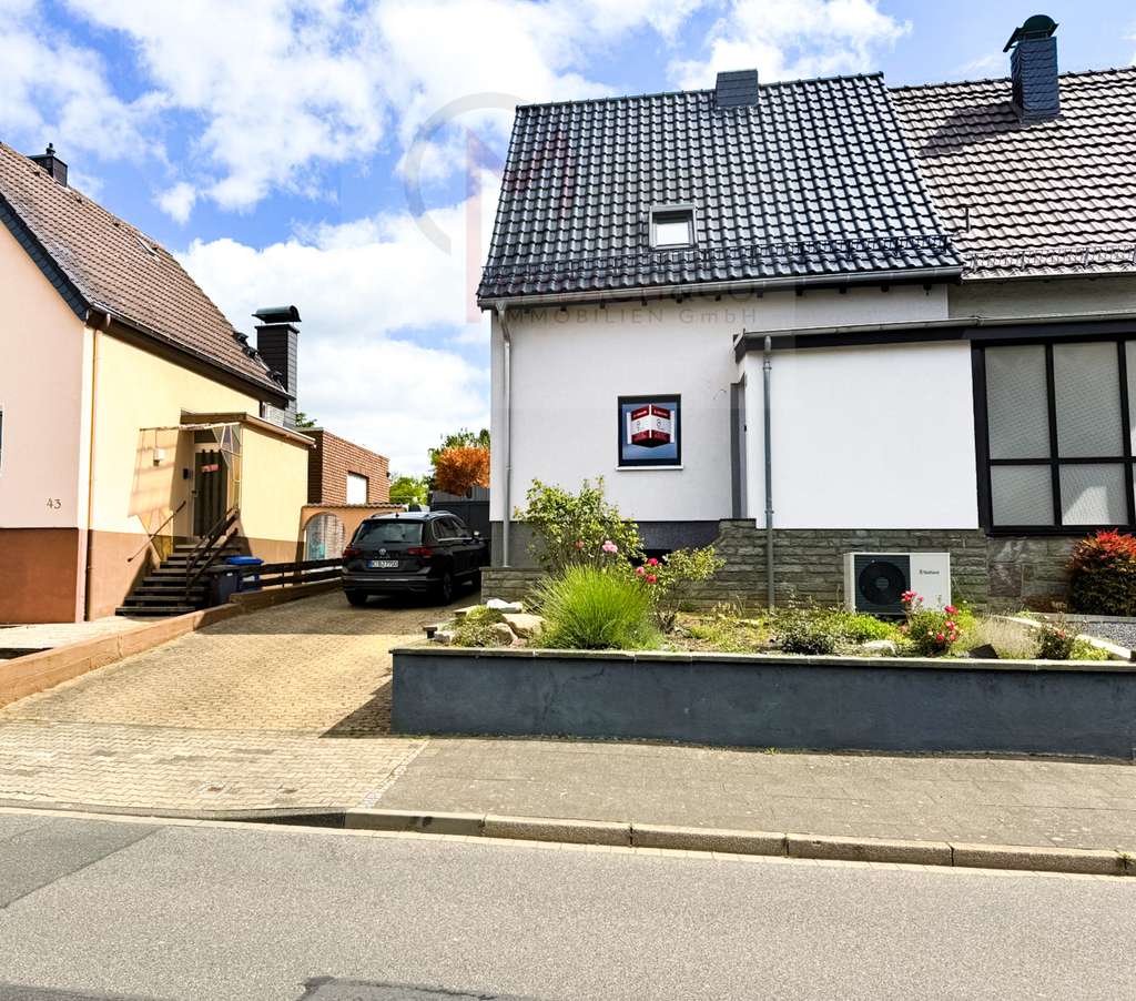 Modernisiertes Einfamilienhaus mit großer Garage, Wärmepumpe und vielseitiger Nutzung in Merzenich!