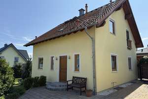 Neuwertiges Wohnhaus mit schönem Grundstück im Neubaugebiet! – Die vollständige Adresse der Immobilie erhältst du vom Anbieter., 95652 Waldsassen – Vorschaubild 2