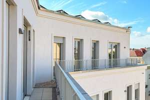 Kompakte Dachgeschosswohnung nah Schloß Charlottenburg - 2,5 Zimmer am Mierendorffplatz – Osnabrücker Straße 27, 10589 Charlottenburg, Berlin – Vorschaubild 6