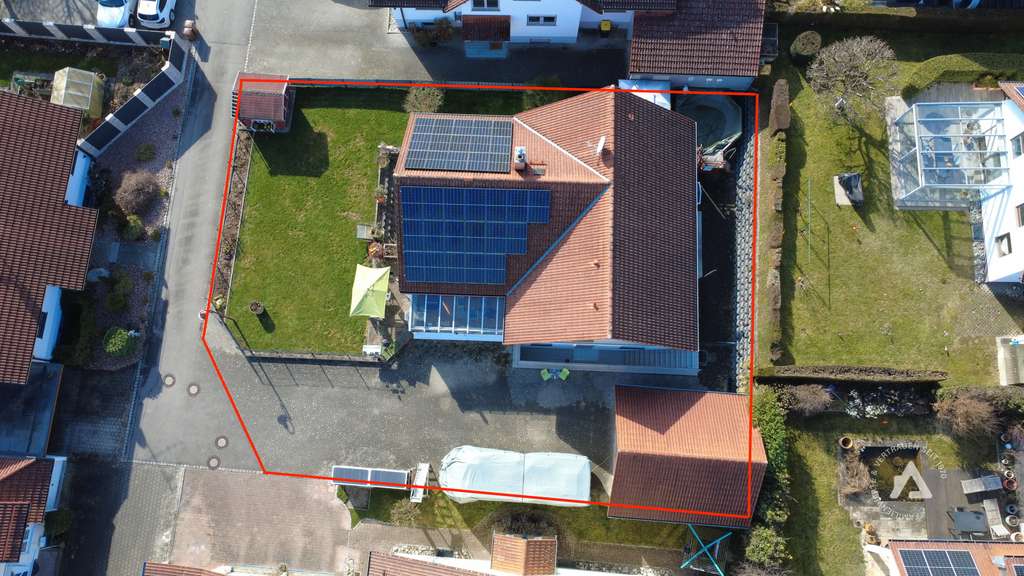Immobilie in Volkertshausen - Top-saniertes bezugsfreies Zweifamilienhaus mit Einliegerwohnung in Volkertshausen – Energieklasse A - Bild 2