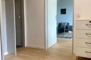 Oberkassel! Hochwertig möblierte 2-Zimmer-Wohnung mit 2 Balkonen, Einbauküche und Garage – Hartwichstraße 5, 40547 Niederkassel, Düsseldorf – Vorschaubild 6