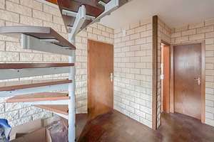 Charmante Dachgeschoss-Maisonette mit Spitzboden in Oberhausen-Sterkrade – Die vollständige Adresse der Immobilie erhältst du vom Anbieter., 46145 Sterkrade-Mitte, Oberhausen – Vorschaubild 2
