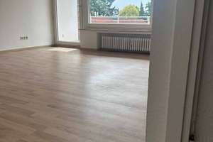 Gepflegte Zweizimmer-Etagenwohnung mit Balkon in ruhiger citynaher Lage, nur für 2 Personen – Die vollständige Adresse der Immobilie erhältst du vom Anbieter., 42655 Solingen-Mitte, Solingen – Vorschaubild 3