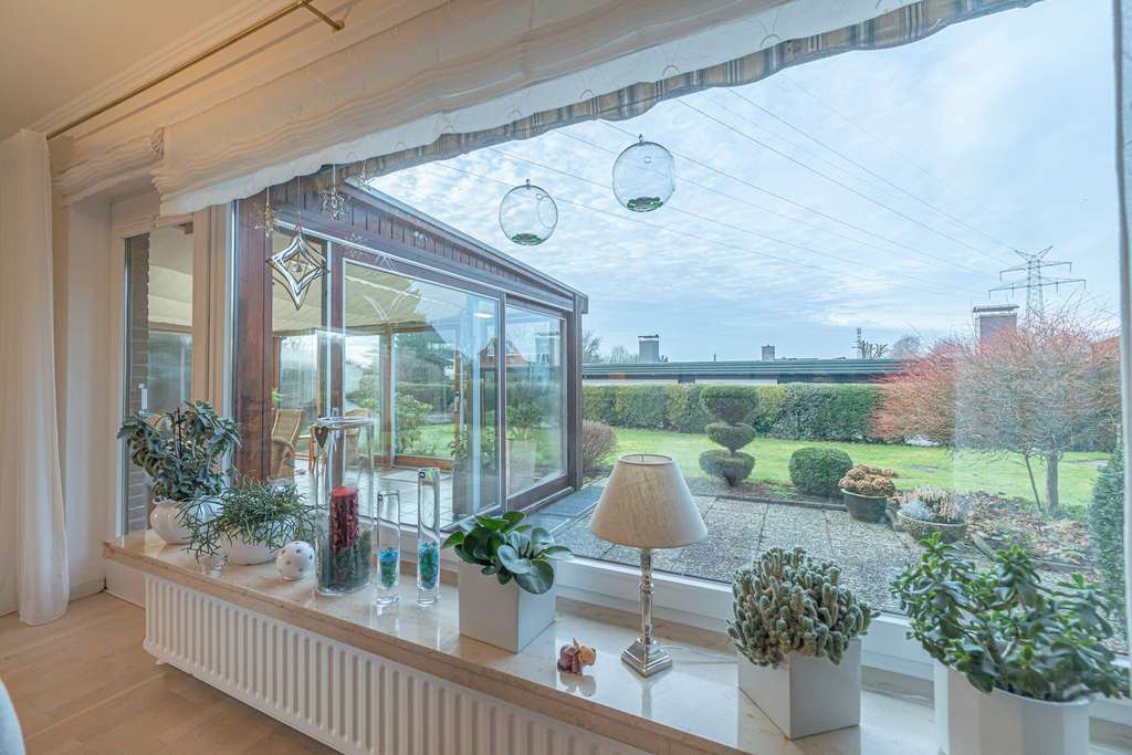 Immobilie in Handewitt - Gepflegtes EFH mit moderner ELW auf 111qm Wfl.! WiGa, Terrasse, Balkon, Garage, Teilkeller & Garten! - Bild 2