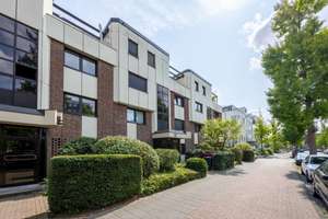 Lichtdurchflutete Maisonettewohnung mit großzügiger Dachterrasse
- zwischen Ober- und Niederkassel