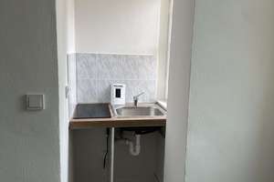 geeignet für Pendler, kl.2-Zimmer-Wohnung (o. Waschmaschinenanschluss) m. sehr kleiner Küche und Bad – Reichsstraße 32, 14052 Westend, Berlin – Vorschaubild 5