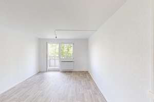 3-Raum-Wohnung mit Balkon in sanierter Wohnanlage – Albert-Köhler-Str. 57, 9122 Morgenleite, Chemnitz – Vorschaubild 1