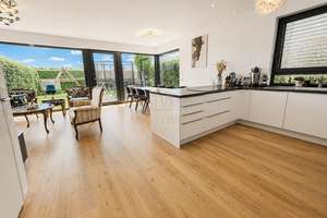 Luxuriöse DHH mit Traumblick, hochwertiger Ausstattung + Energieeffizienzkl. A+ | sofort einziehen – Die vollständige Adresse der Immobilie erhältst du vom Anbieter., 61184 Karben – Vorschaubild 4