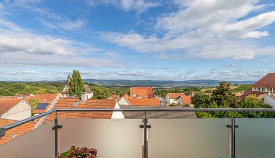 Bild von Zwei Einfamilienhäuser mit Nebengebäude & traumhaftem Weitblick in Wackernheim