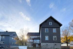 Liebevoll modernisiertes Fachwerkhaus mit integriertem Kornspeicher und besonderem Wohncharme – Die vollständige Adresse der Immobilie erhältst du vom Anbieter., 35796 Weinbach – Vorschaubild 2